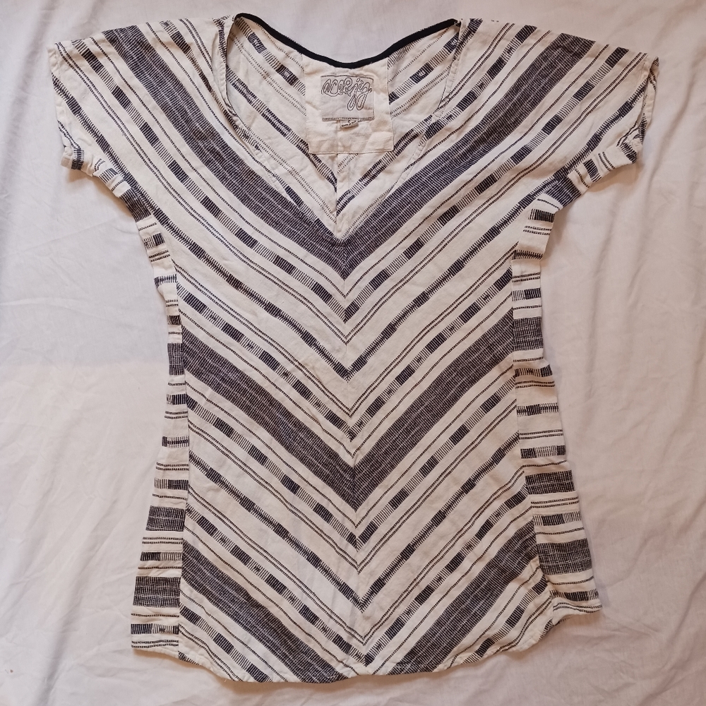  Ace&Jig Black and White V In Graphic Weave Tee Shirt Size Small